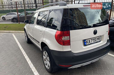 Позашляховик / Кросовер Skoda Yeti 2012 в 