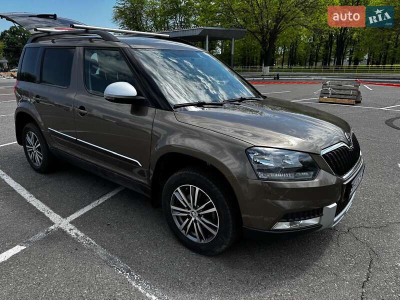 Позашляховик / Кросовер Skoda Yeti 2016 в 