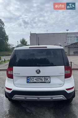 Позашляховик / Кросовер Skoda Yeti 2015 в 