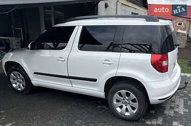 Внедорожник / Кроссовер Skoda Yeti 2011 в 