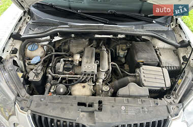 Внедорожник / Кроссовер Skoda Yeti 2011 в 