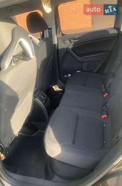 Внедорожник / Кроссовер Skoda Yeti 2013 в 