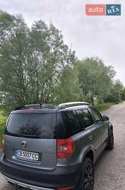 Внедорожник / Кроссовер Skoda Yeti 2013 в 