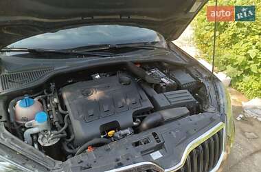 Внедорожник / Кроссовер Skoda Yeti 2015 в 