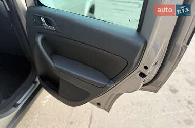 Позашляховик / Кросовер Skoda Yeti 2013 в 
