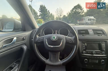 Позашляховик / Кросовер Skoda Yeti 2013 в 