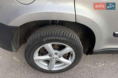 Позашляховик / Кросовер Skoda Yeti 2013 в 