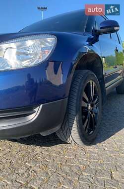 Внедорожник / Кроссовер Skoda Yeti 2011 в 