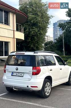Внедорожник / Кроссовер Skoda Yeti 2015 в 