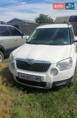 Внедорожник / Кроссовер Skoda Yeti 2011 в 