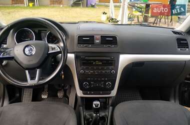 Внедорожник / Кроссовер Skoda Yeti 2014 в 
