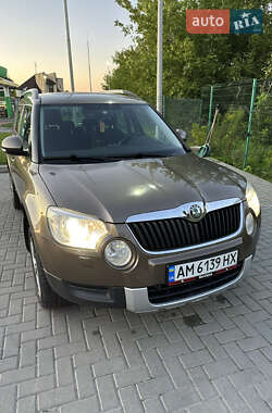 Внедорожник / Кроссовер Skoda Yeti 2011 в 