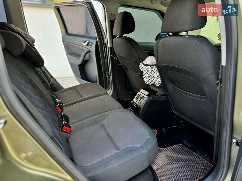Позашляховик / Кросовер Skoda Yeti 2015 в Ужгороді фото 12 Позашляховик / Кросовер Skoda Yeti 2015 в Ужгороді