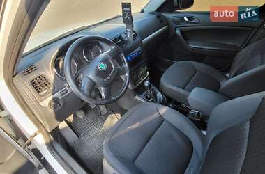 Внедорожник / Кроссовер Skoda Yeti 2013 в 