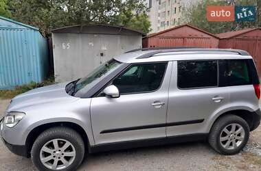Внедорожник / Кроссовер Skoda Yeti 2009 в 