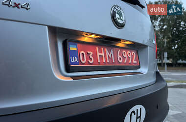 Внедорожник / Кроссовер Skoda Yeti 2010 в 