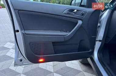 Внедорожник / Кроссовер Skoda Yeti 2010 в 