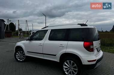 Внедорожник / Кроссовер Skoda Yeti 2015 в 