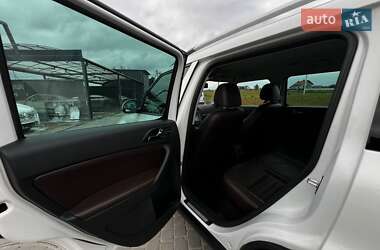 Внедорожник / Кроссовер Skoda Yeti 2015 в 