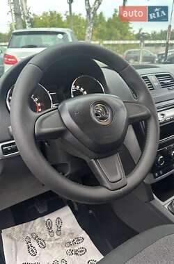 Внедорожник / Кроссовер Skoda Yeti 2015 в 