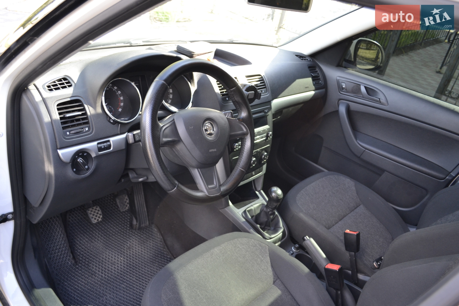 2014 Skoda Yeti - мініатюра 14