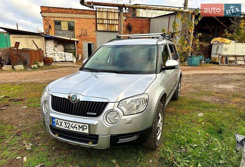 Внедорожник / Кроссовер Skoda Yeti 2011 в 