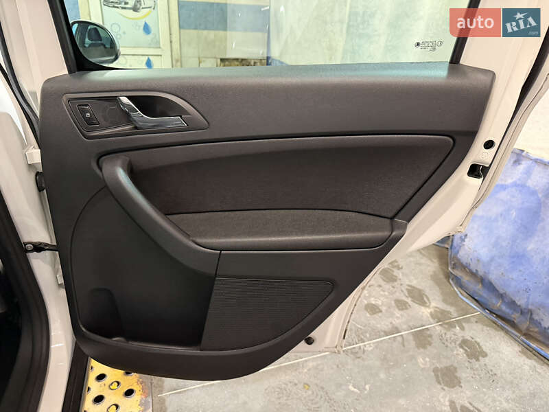 Внедорожник / Кроссовер Skoda Yeti 2014 в Ровно фото 21 Внедорожник / Кроссовер Skoda Yeti 2014 в Ровно