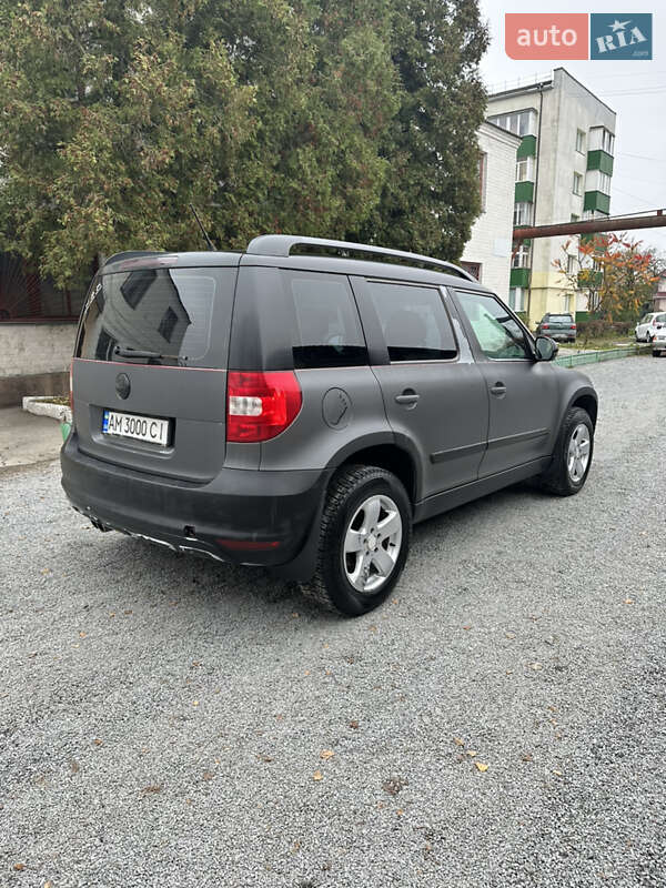 Внедорожник / Кроссовер Skoda Yeti 2013 в Звягеле