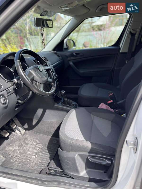 Позашляховик / Кросовер Skoda Yeti 2013 в Львові
