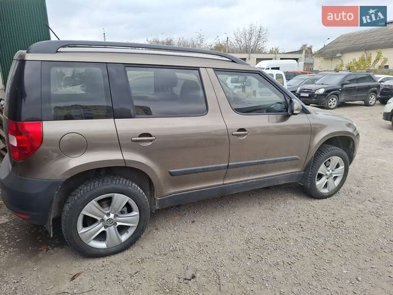 Внедорожник / Кроссовер Skoda Yeti 2012 в Каменец-Подольском