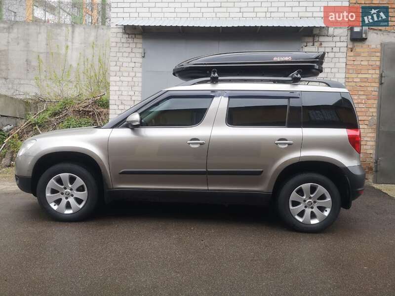 Позашляховик / Кросовер Skoda Yeti 2011 в Києві