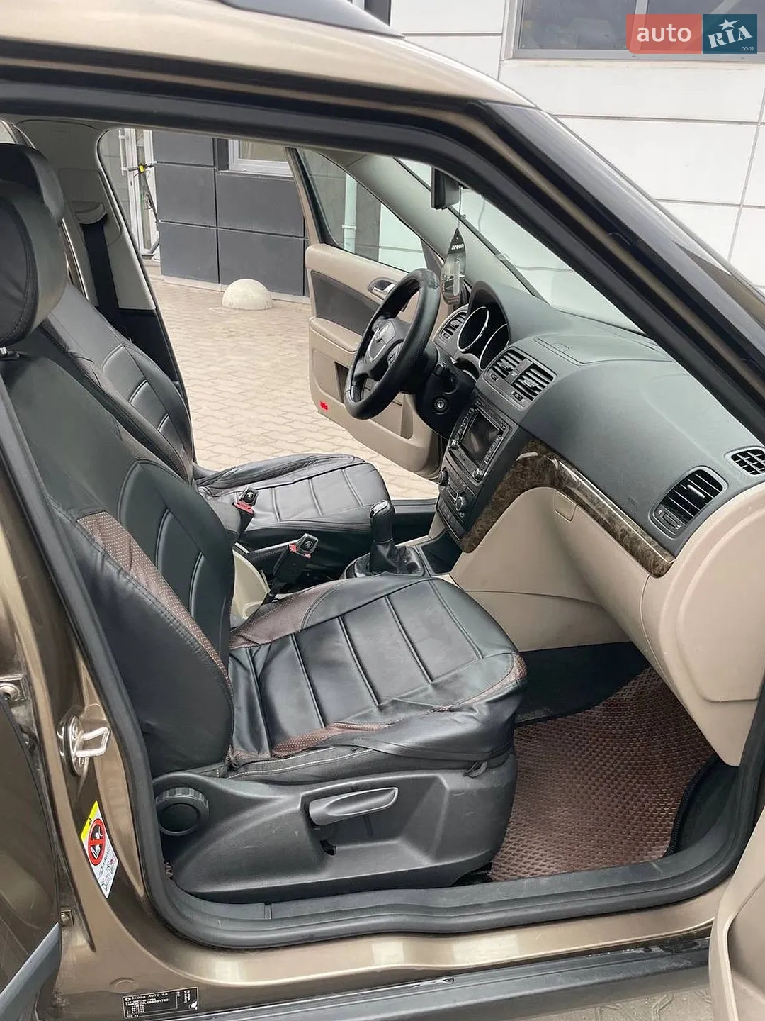 2010 Skoda Yeti - мініатюра 12