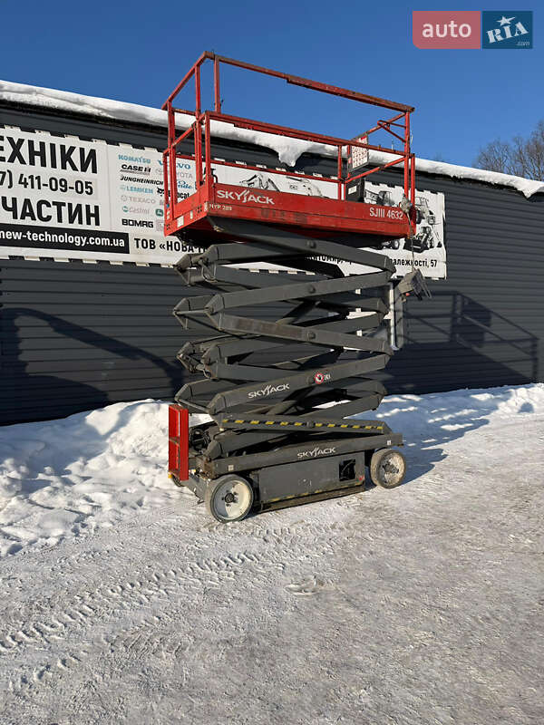 Ножничный подъемник Skyjack SJ 2015 в Житомире
