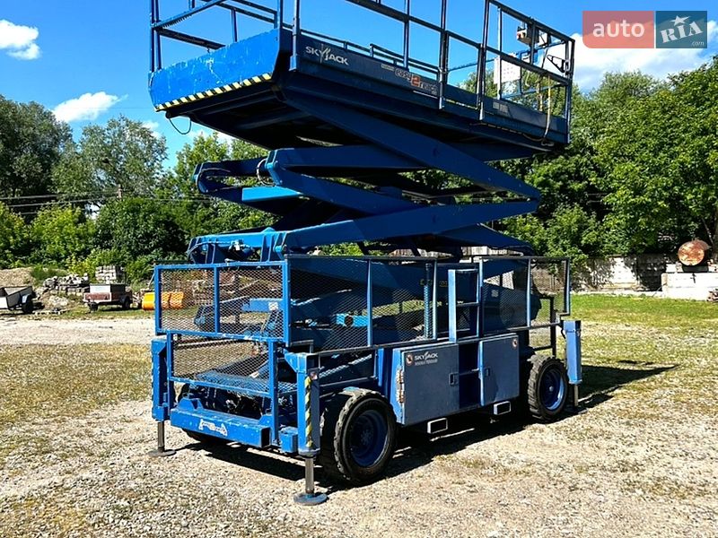 Ножничный подъемник Skyjack SJ 2007 в Черновцах Ножничный подъемник Skyjack SJ 2007 в Черновцах