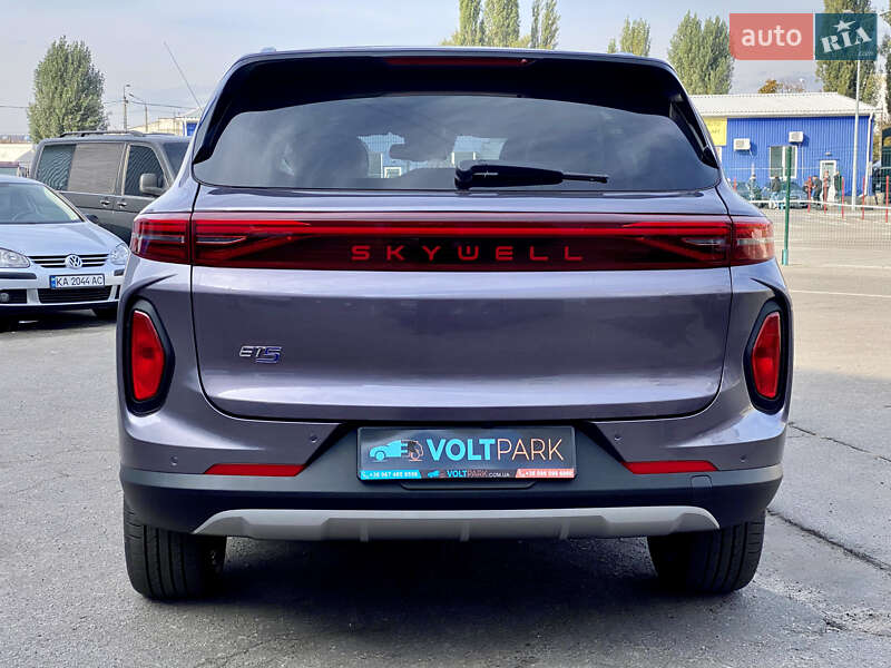 Седан Skywell ET5 2023 в Киеве