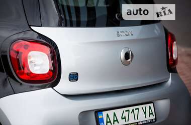 Хэтчбек Smart EQ Forfour 2020 в Киеве