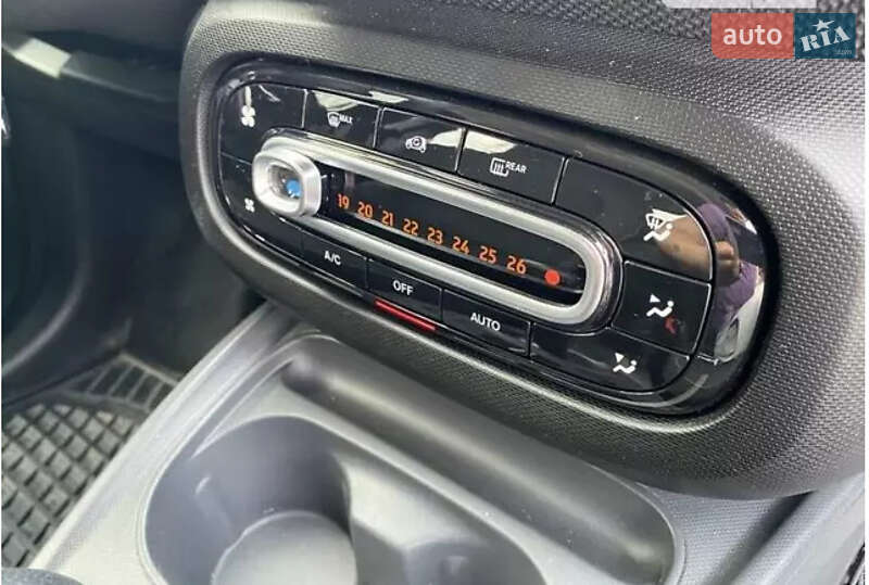 Хэтчбек Smart EQ Forfour 2018 в Киеве