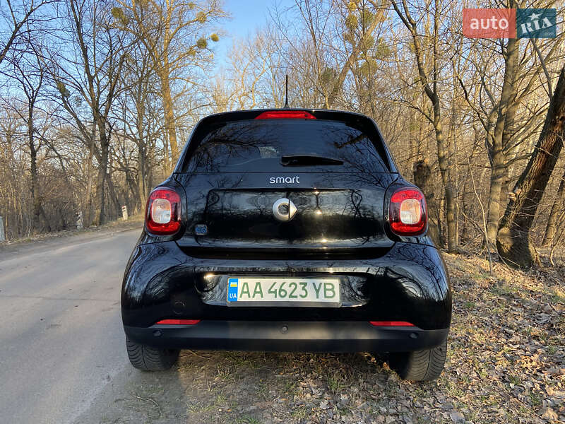 Хэтчбек Smart EQ Forfour 2020 в Киеве