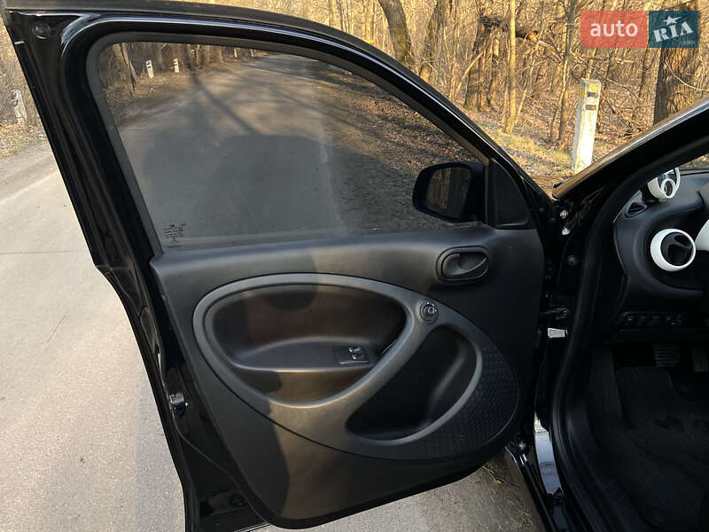Хэтчбек Smart EQ Forfour 2020 в Киеве