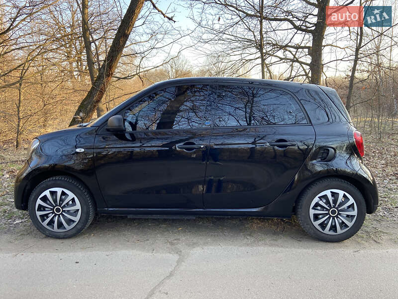 Хэтчбек Smart EQ Forfour 2020 в Киеве