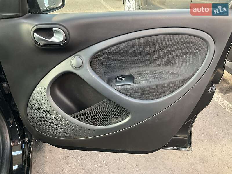 Хэтчбек Smart EQ Forfour 2021 в Киеве