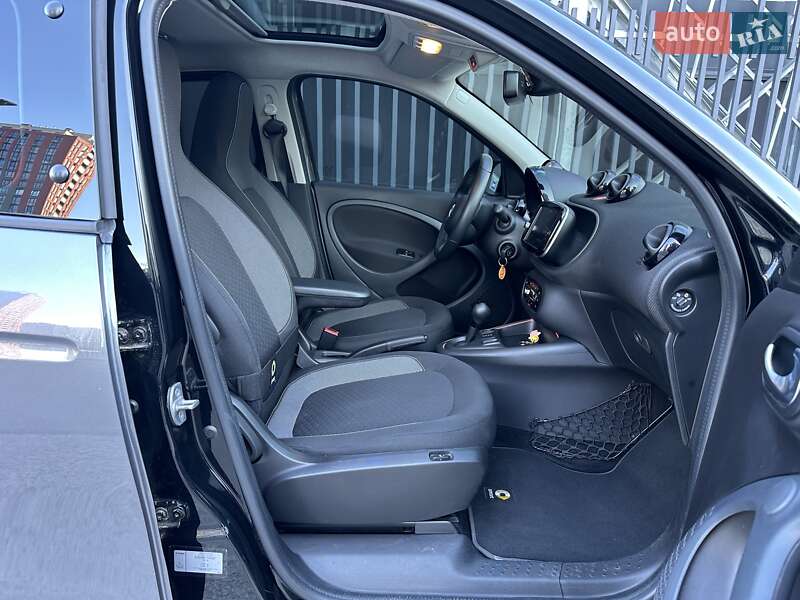 Хэтчбек Smart EQ Forfour 2020 в Киеве