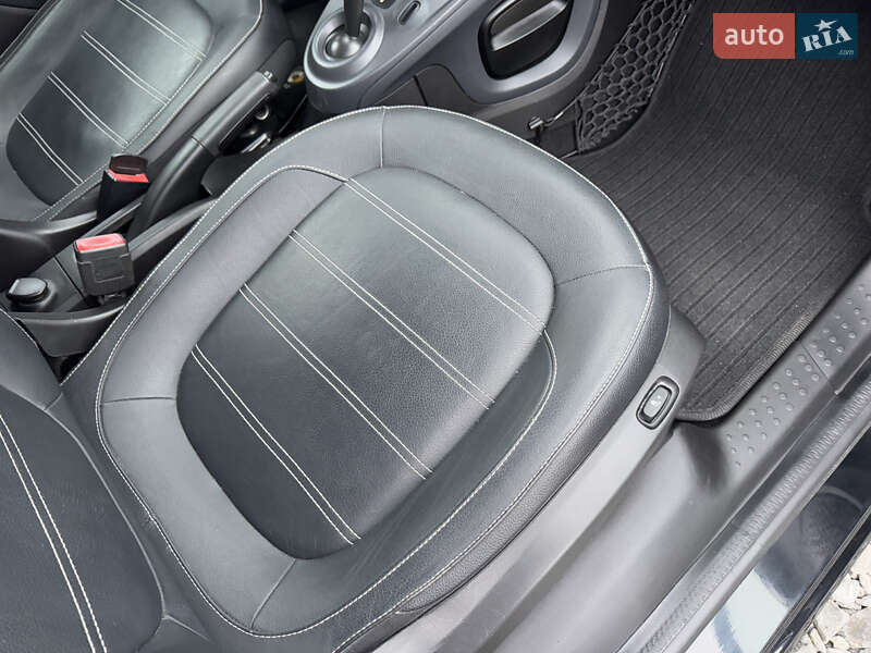 Хетчбек Smart EQ Forfour 2017 в Стрию