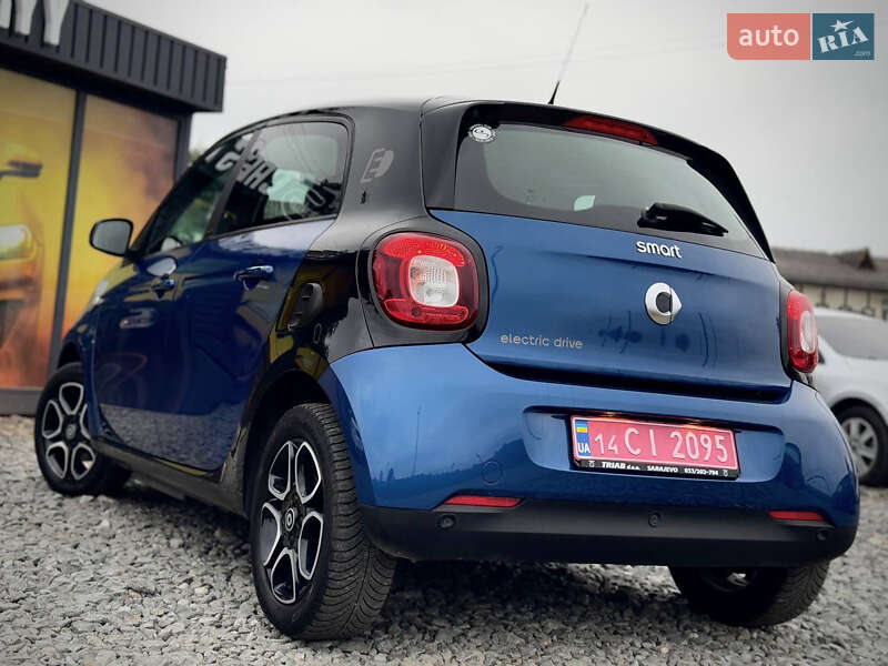 Хэтчбек Smart EQ Forfour 2017 в Стрые