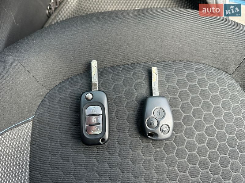 Хэтчбек Smart EQ Forfour 2021 в Киеве фото 28 Хэтчбек Smart EQ Forfour 2021 в Киеве