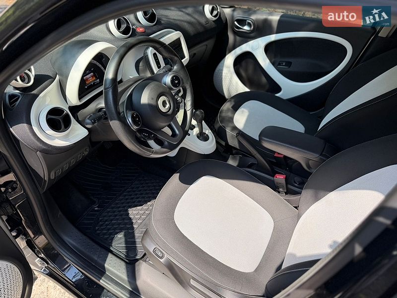 Хэтчбек Smart EQ Forfour 2019 в Киеве