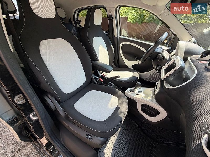 Хэтчбек Smart EQ Forfour 2019 в Киеве