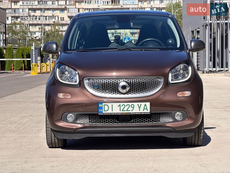 Хэтчбек Smart EQ Forfour 2019 в Киеве