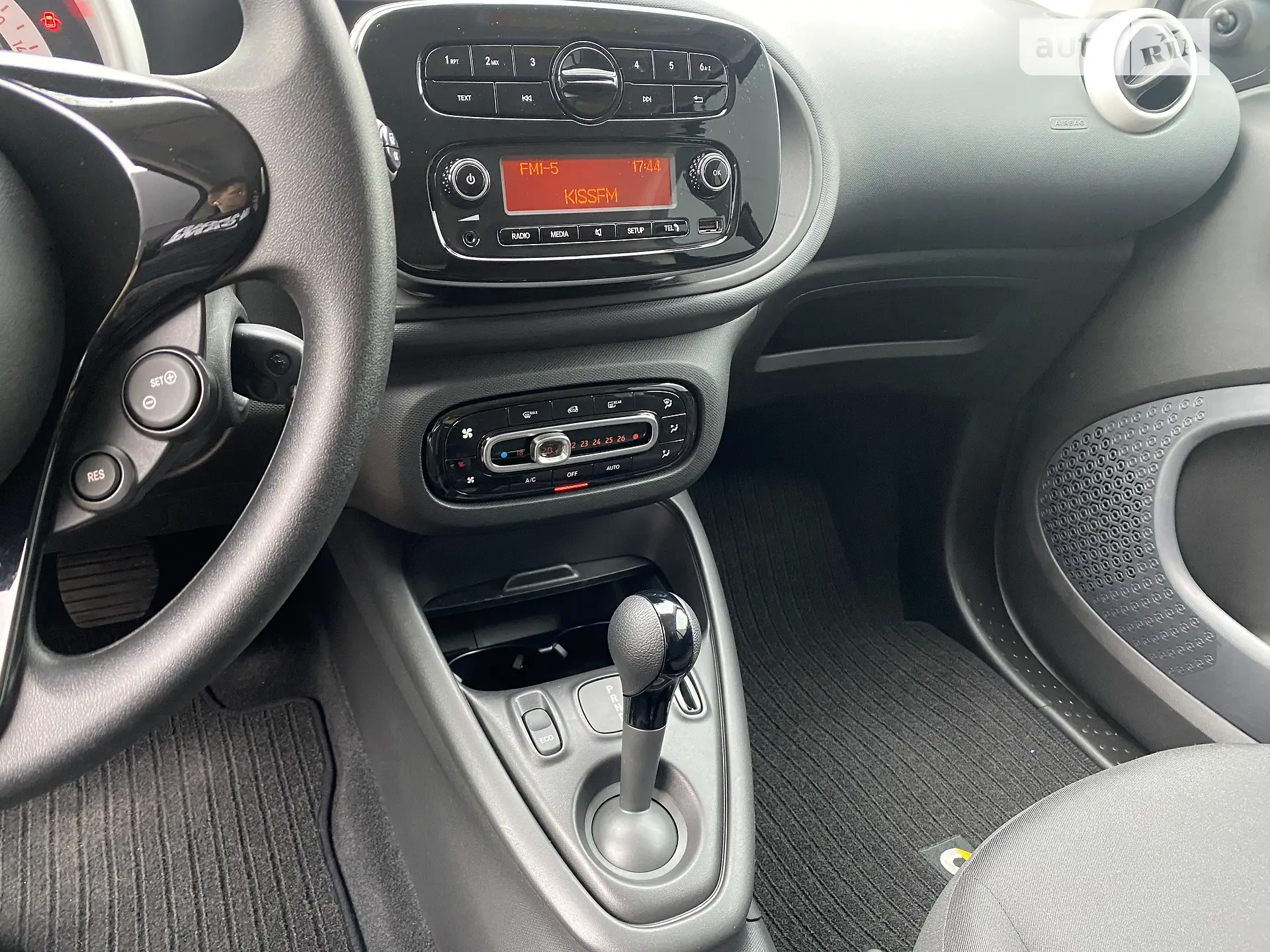 2020 Smart Fortwo - мініатюра 14