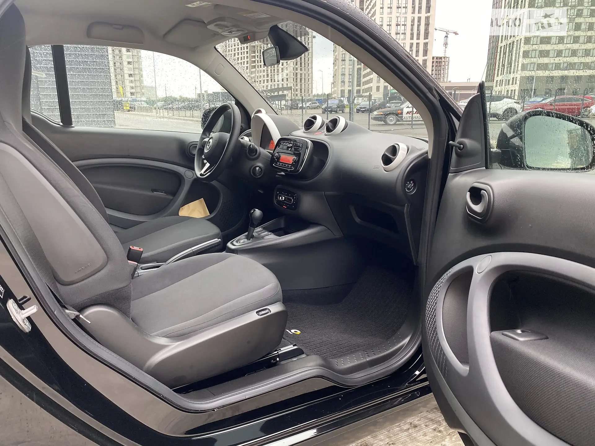 2020 Smart Fortwo - мініатюра 15